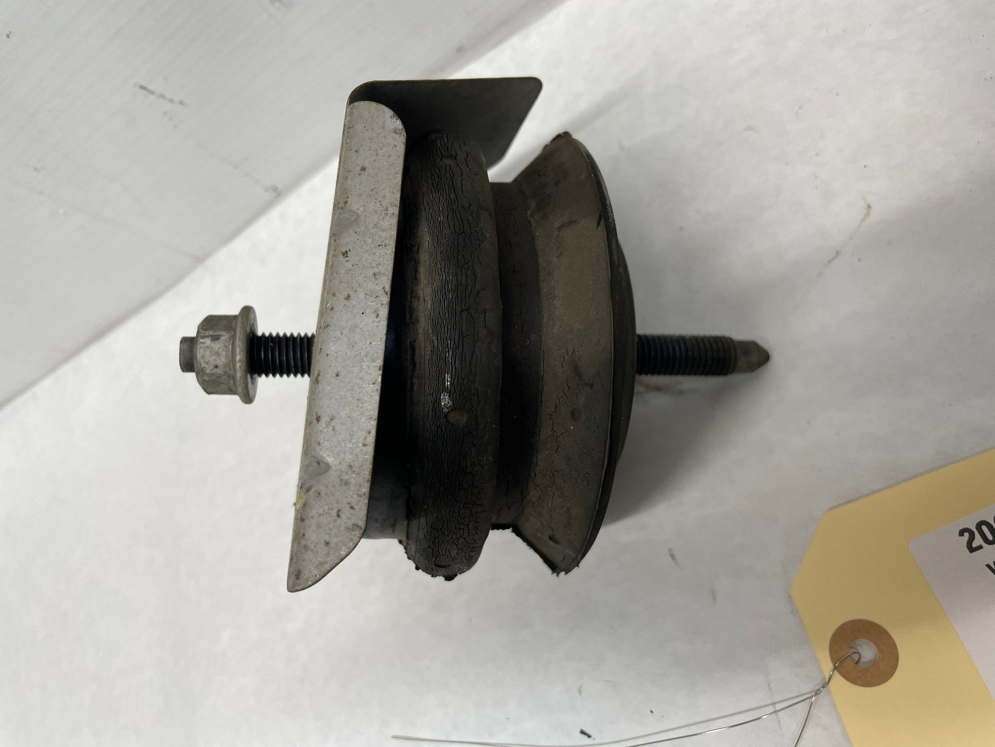 2004 Pontiac GTO RH & LH Motor Mounts OEM - Day's Parts Yard