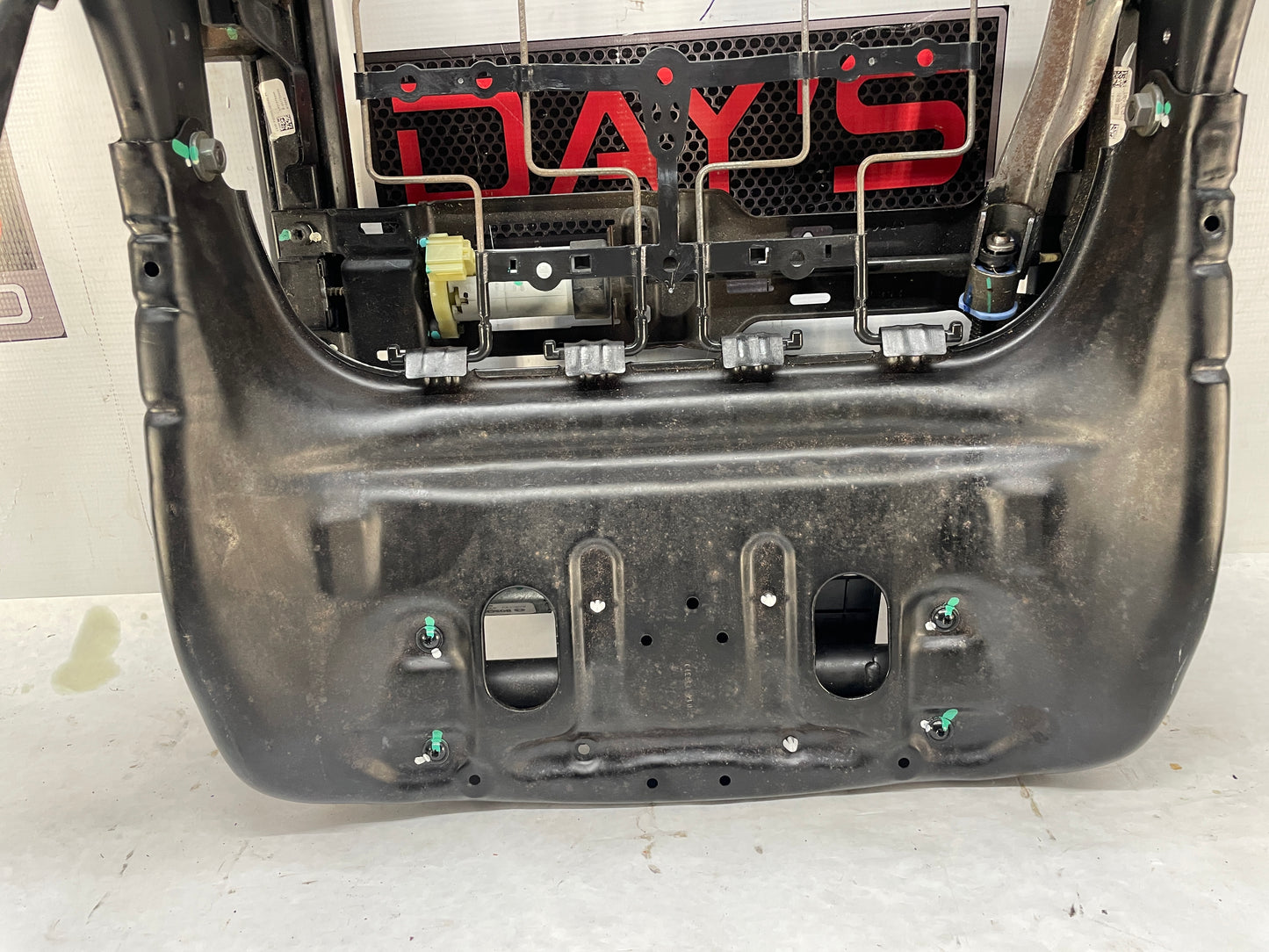 2015 Chevy SS Sedan LH Driver Front Seat Lower Frame Track Motor Assembly OEM