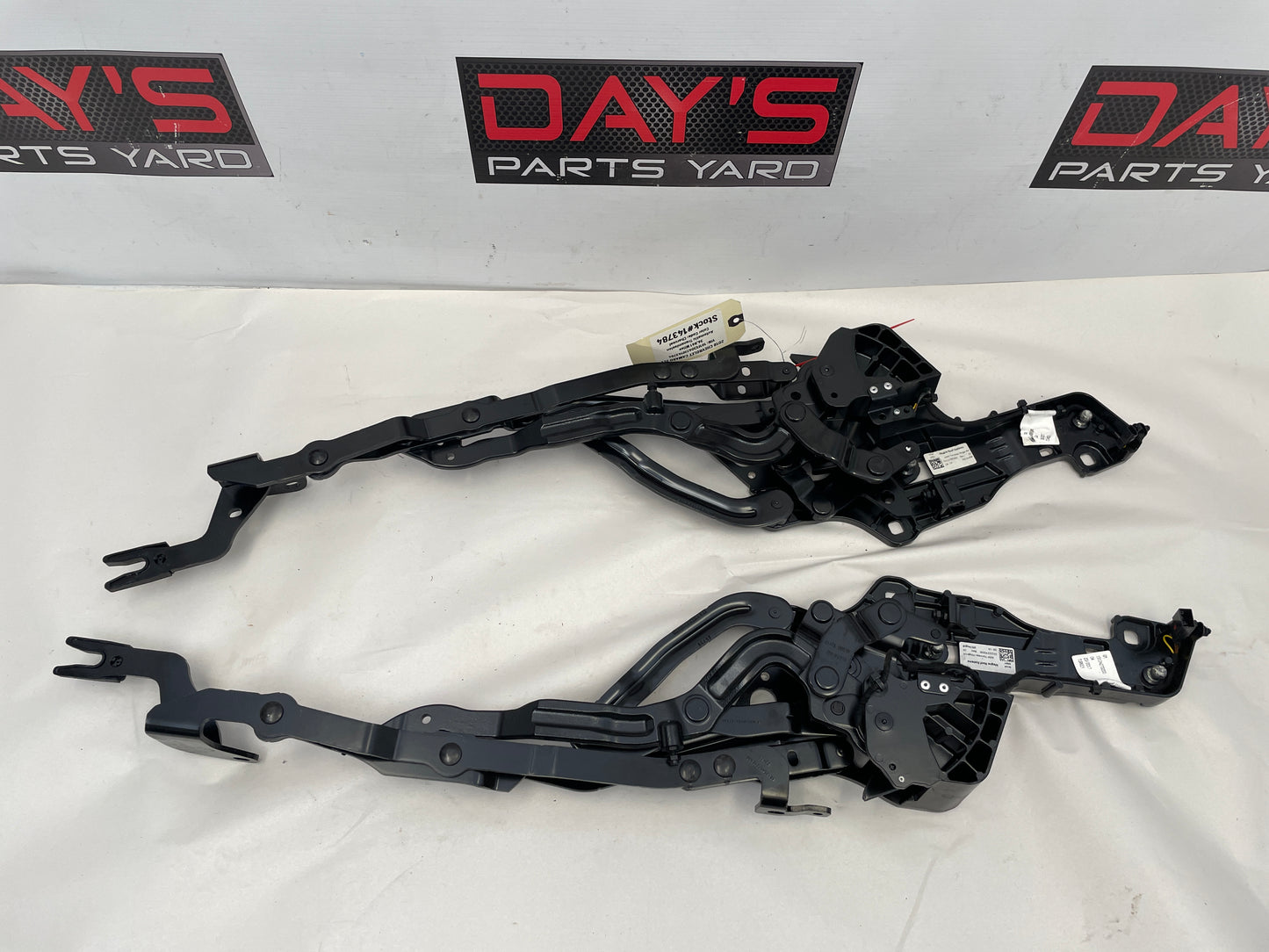 2018 Chevy Camaro ZL1 RH & LH Convertible Vert Top Tonneau Lift Hinges OEM - Day's Parts Yard