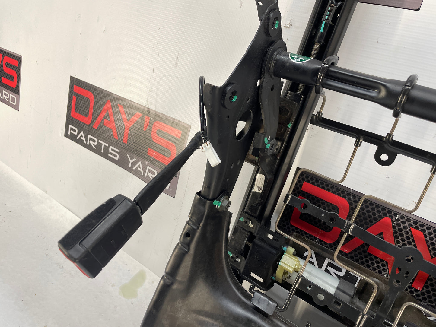 2015 Chevy SS Sedan LH Driver Front Seat Lower Frame Track Motor Assembly OEM