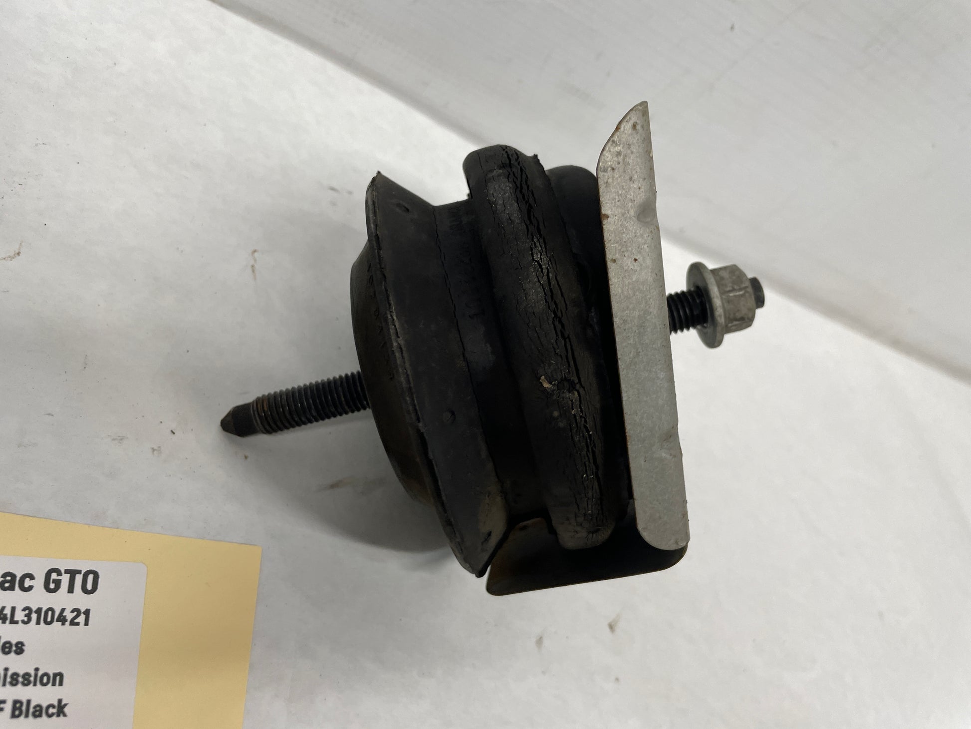 2004 Pontiac GTO RH & LH Motor Mounts OEM - Day's Parts Yard