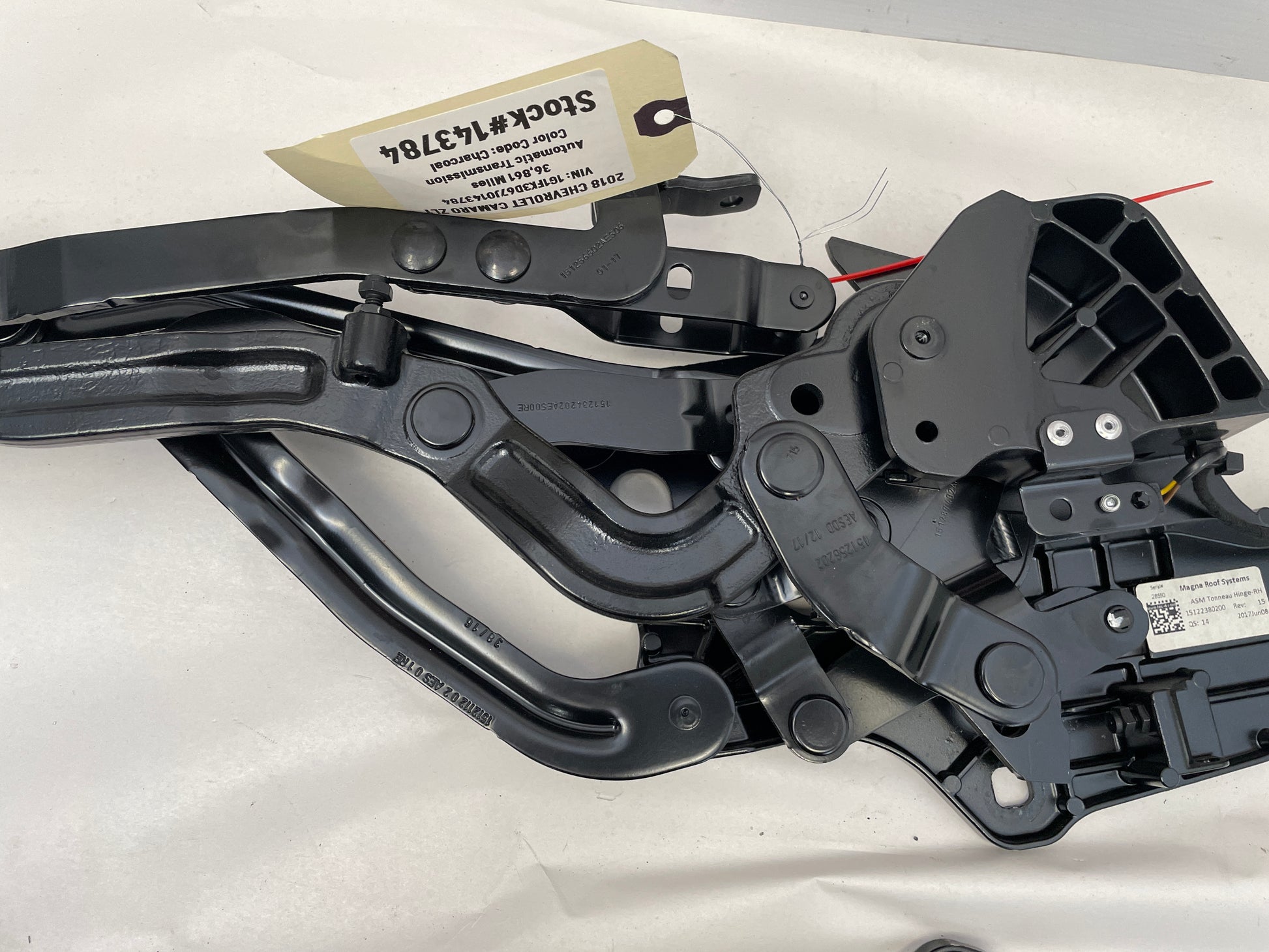 2018 Chevy Camaro ZL1 RH & LH Convertible Vert Top Tonneau Lift Hinges OEM - Day's Parts Yard