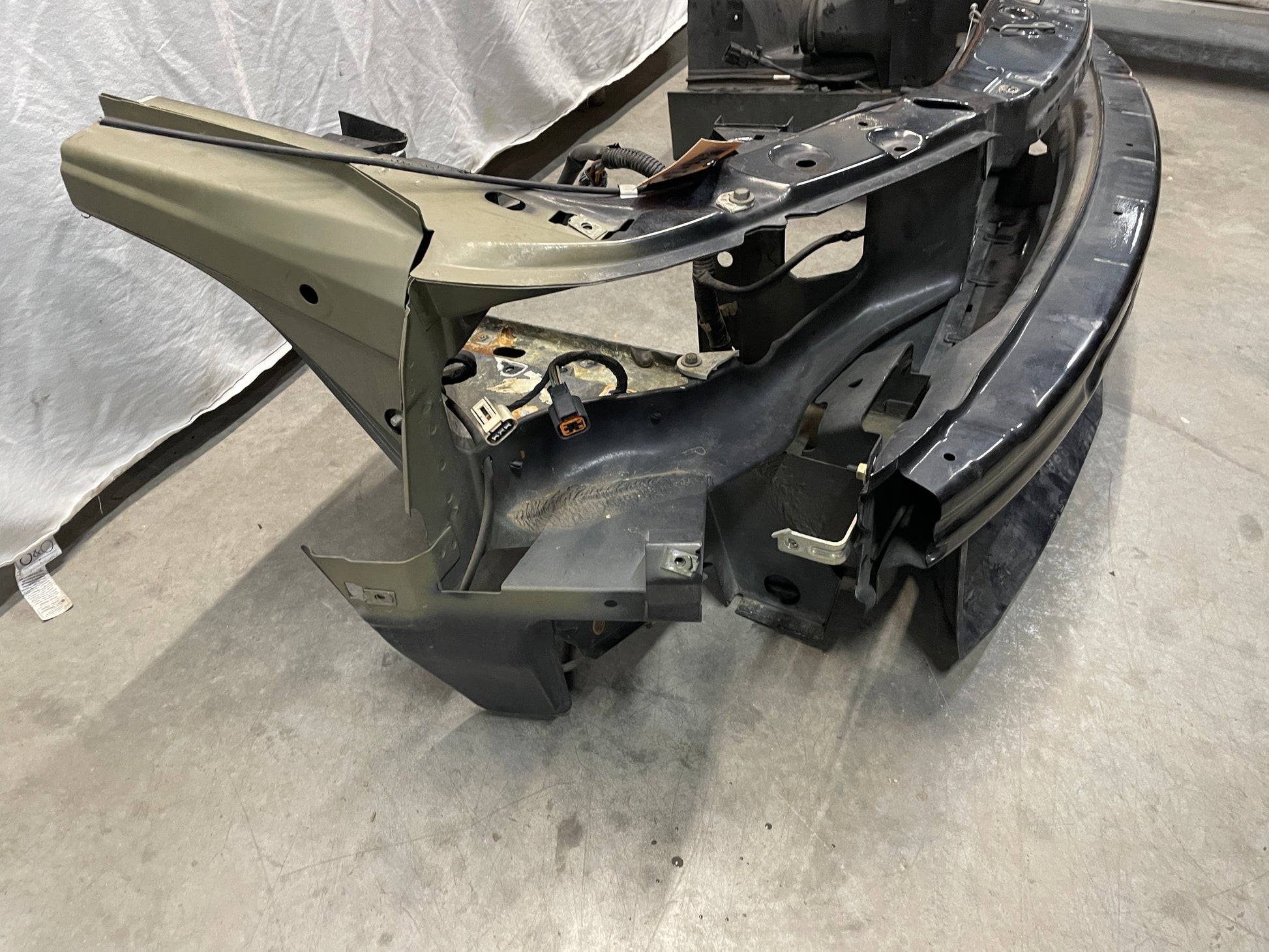 2004 Pontiac GTO Radiator Core Support Bracket OEM - Day's Parts Yard