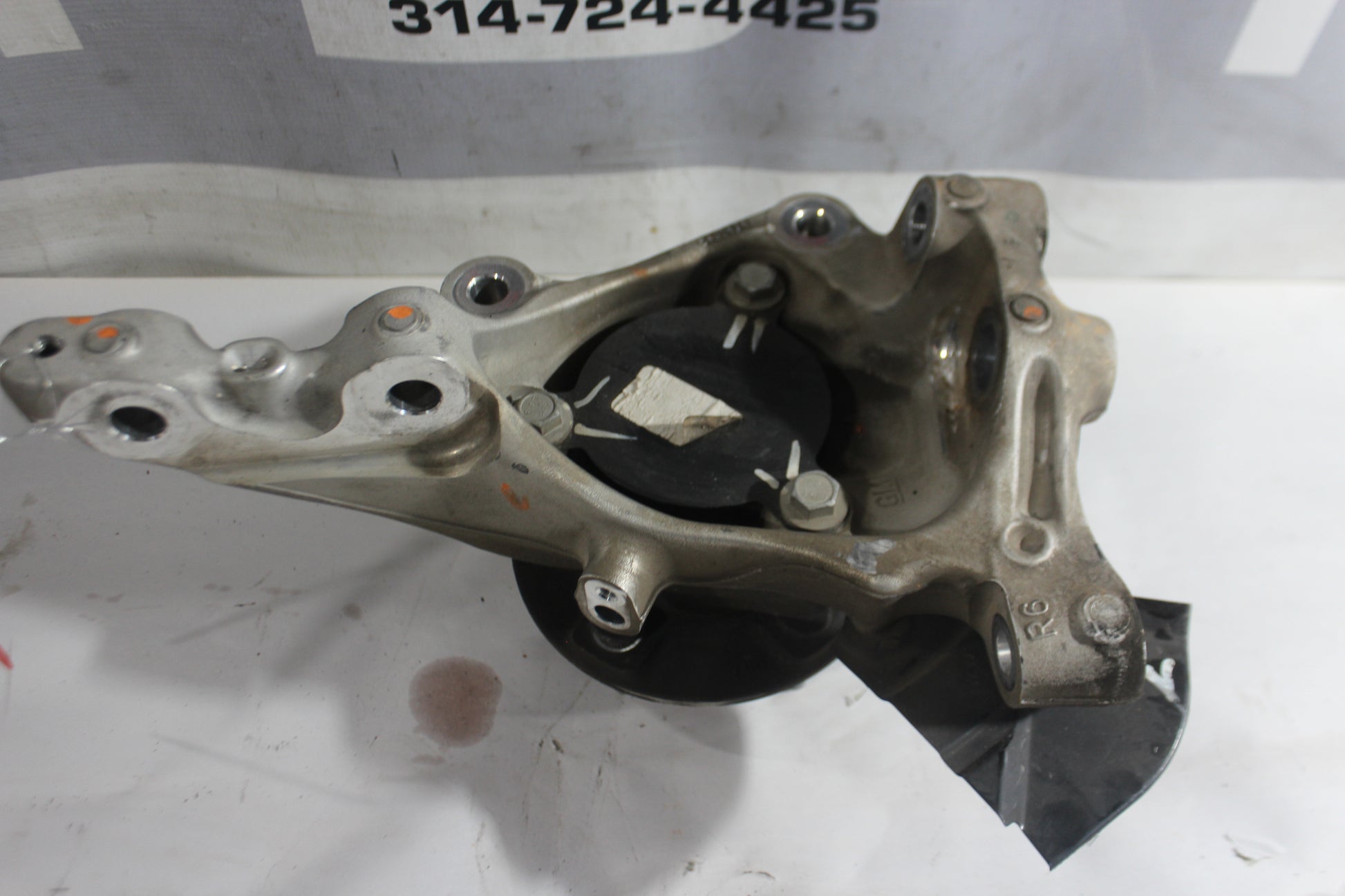 2019 Chevy Camaro ZL1 Front RH Passenger Spindle Knuckle Hub OEM - Day's Parts Yard