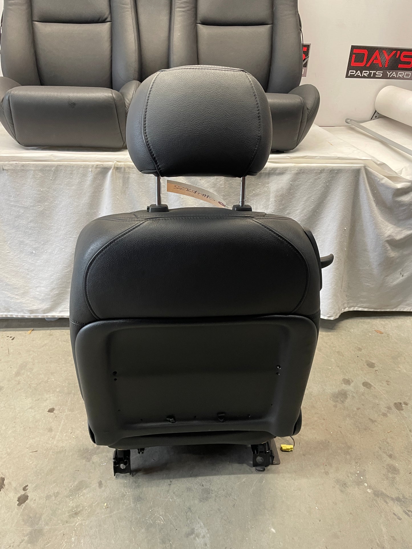 2005 Pontiac GTO Seats Fronts and Rears Black Leather OEM