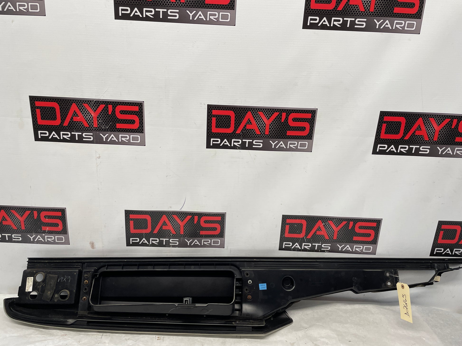 2005 Chevy Avalanche LH Driver Rear Toolbox Bed Lid Cover Door OEM - Day's Parts Yard