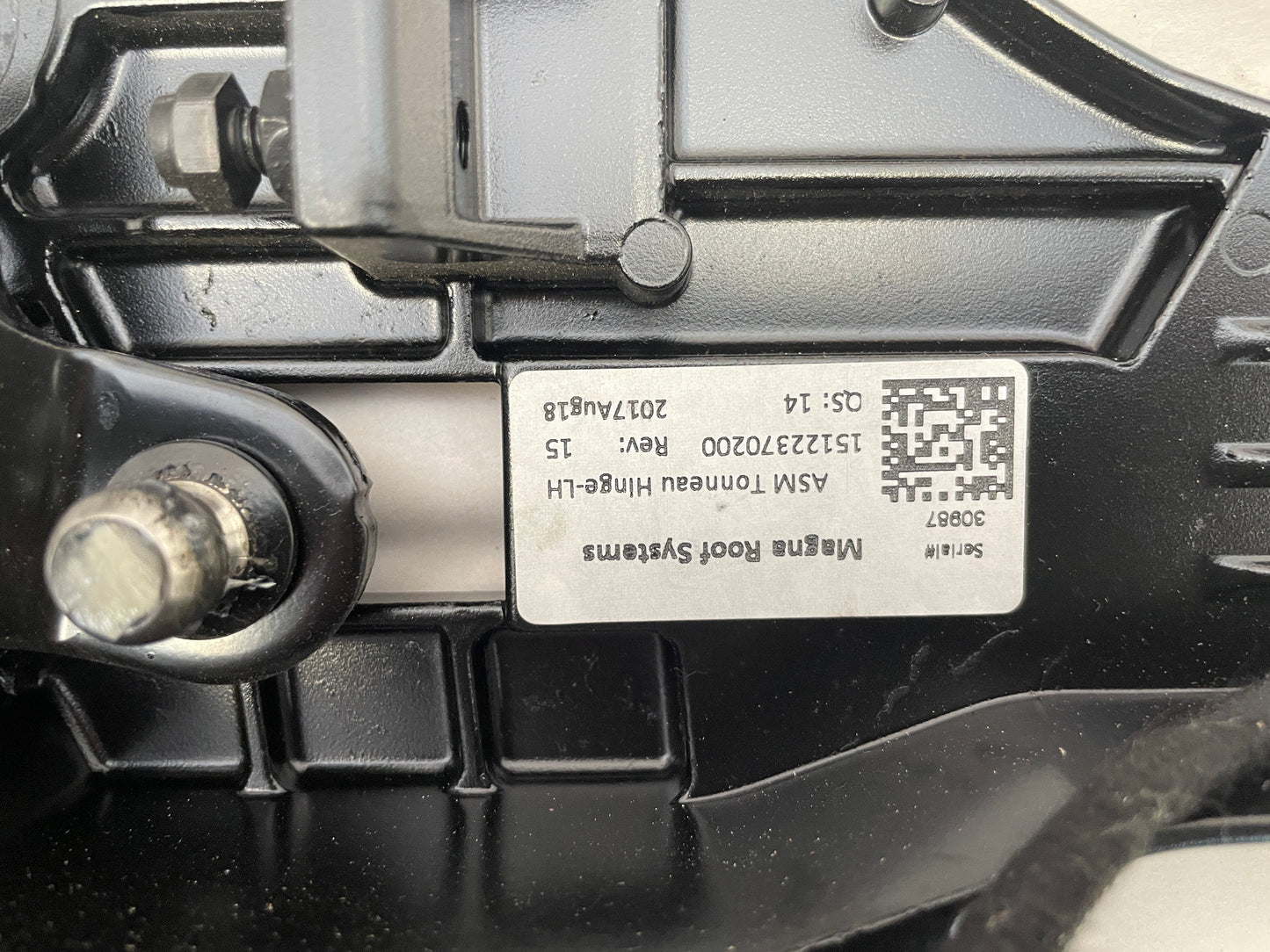 2018 Chevy Camaro ZL1 RH & LH Convertible Vert Top Tonneau Lift Hinges OEM - Day's Parts Yard