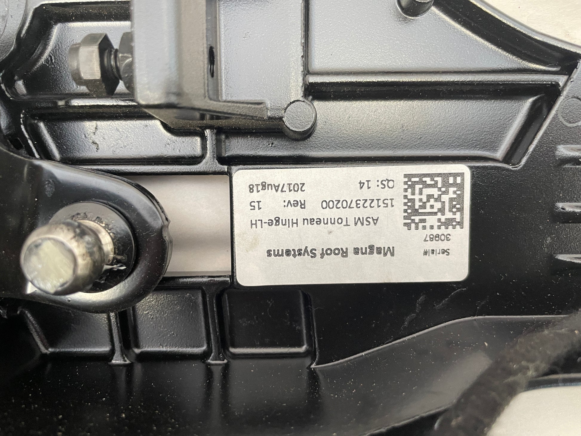 2018 Chevy Camaro ZL1 RH & LH Convertible Vert Top Tonneau Lift Hinges OEM - Day's Parts Yard