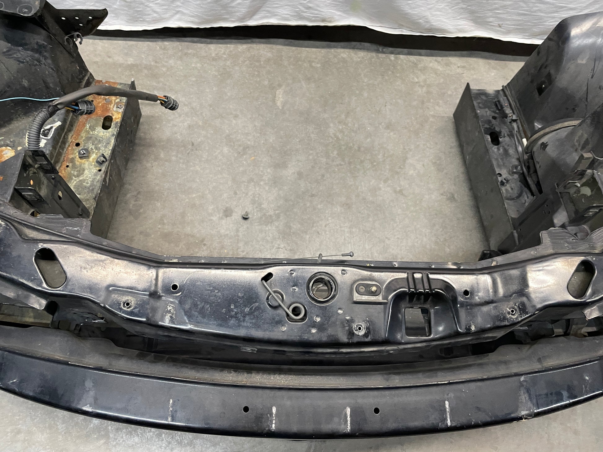 2004 Pontiac GTO Radiator Core Support Bracket OEM - Day's Parts Yard