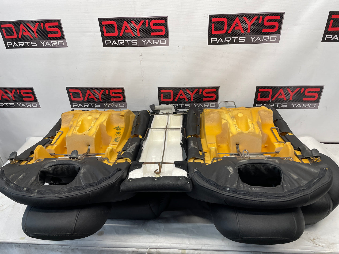 2005 Pontiac GTO Seats Fronts and Rears Black Leather OEM