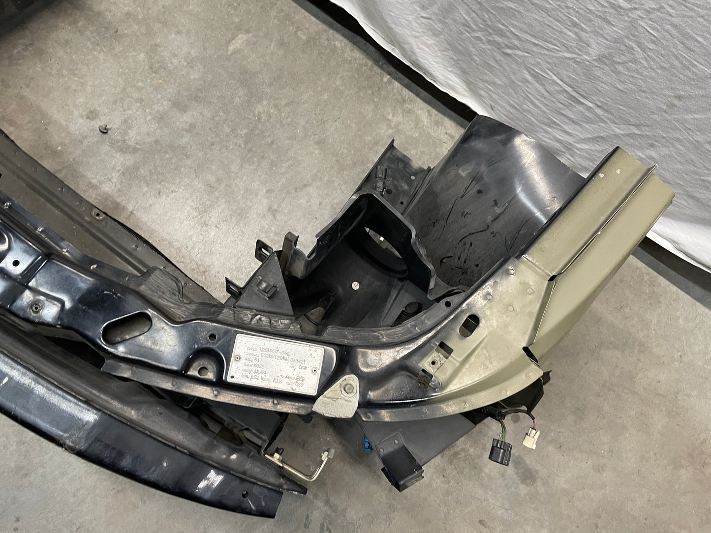 2004 Pontiac GTO Radiator Core Support Bracket OEM - Day's Parts Yard