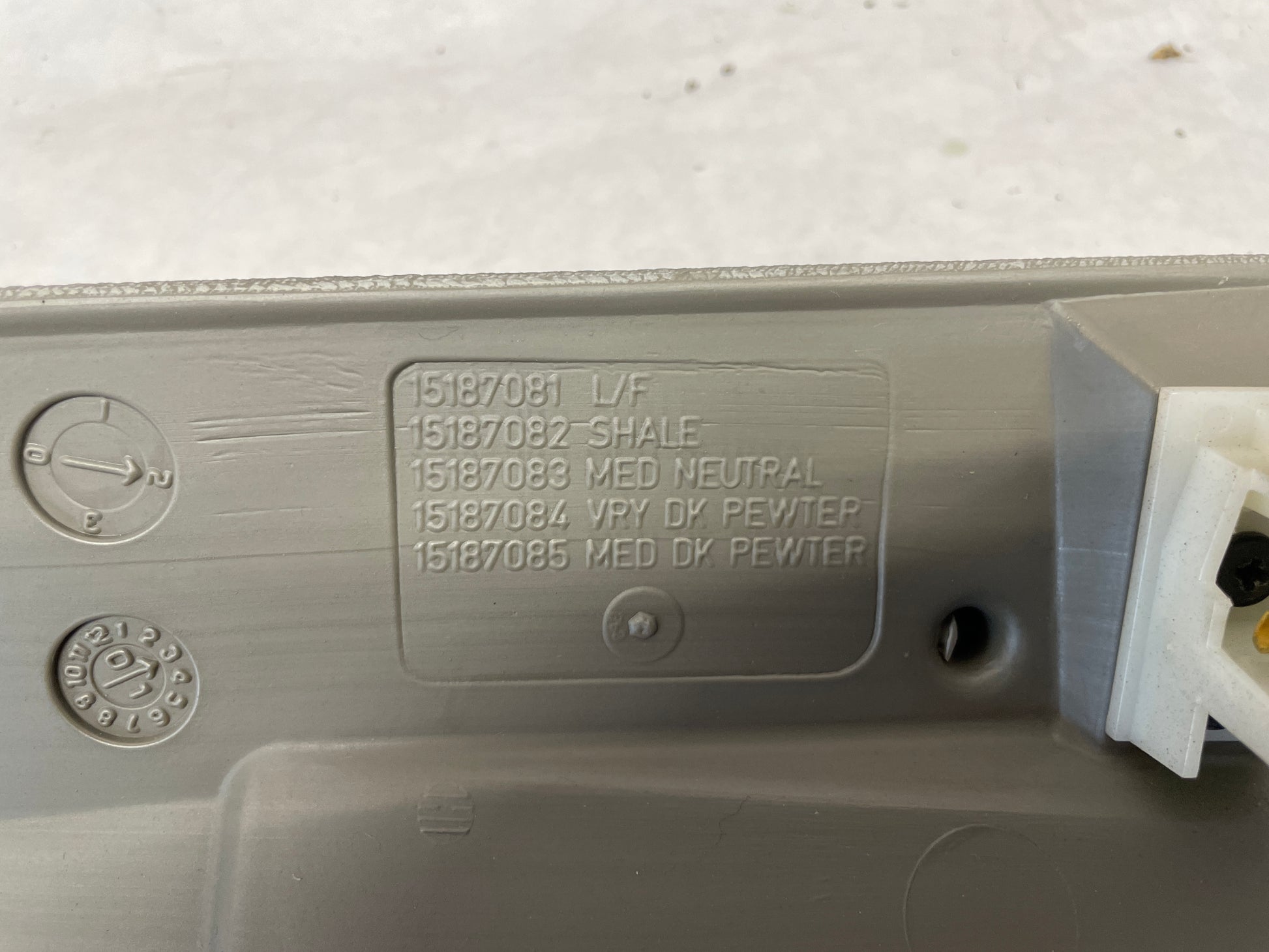 2005 Chevy Avalanche LH Driver Lower Dash Knee Bolster OEM - Day's Parts Yard
