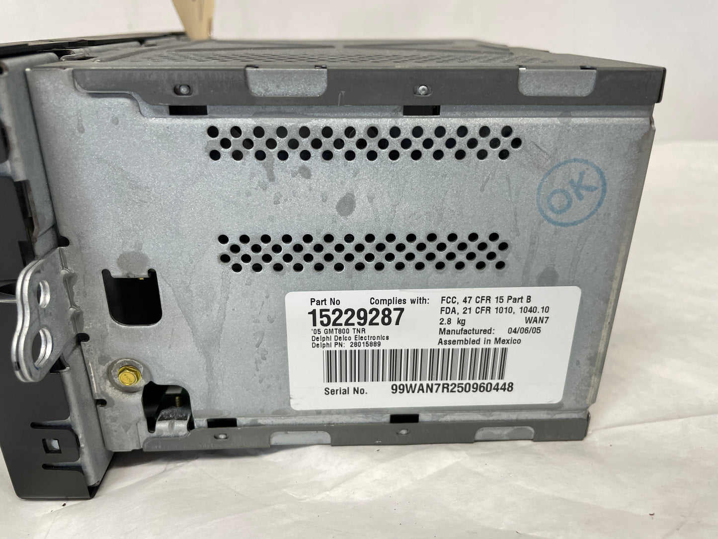 2005 Chevy Avalanche AM FM Radio Receiver Navigation CD Player OEM - Day's Parts Yard