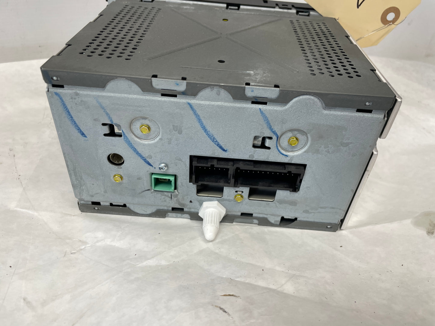 2005 Chevy Avalanche AM FM Radio Receiver Navigation CD Player OEM - Day's Parts Yard
