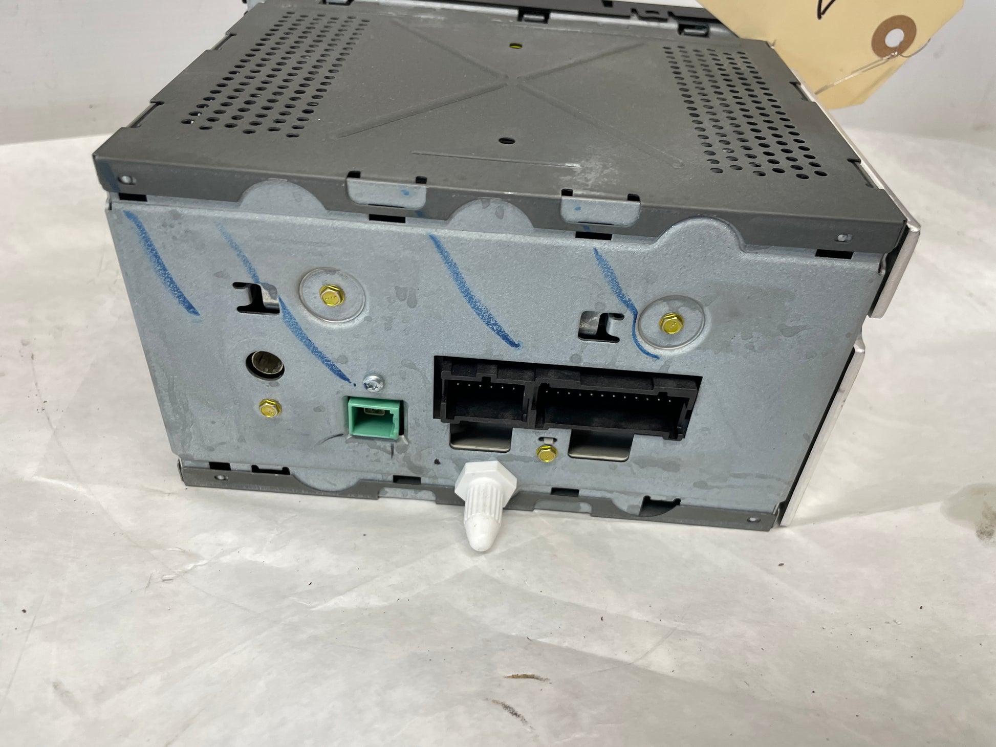 2005 Chevy Avalanche AM FM Radio Receiver Navigation CD Player OEM - Day's Parts Yard