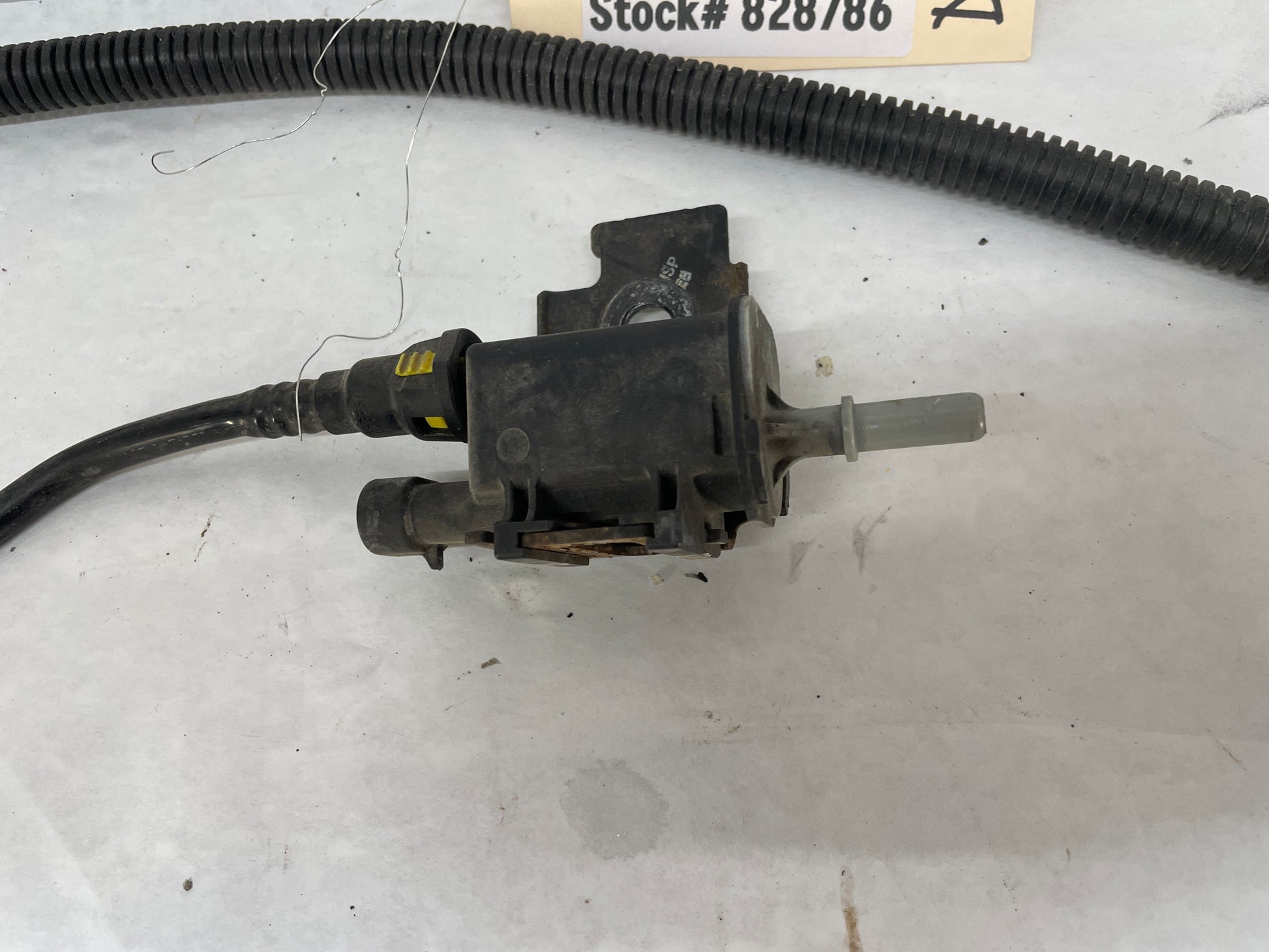 2013 Chevy Caprice PPV Intake EVAP Purge Solenoid Vacuum Hoses Lines Tubes OEM - Day's Parts Yard