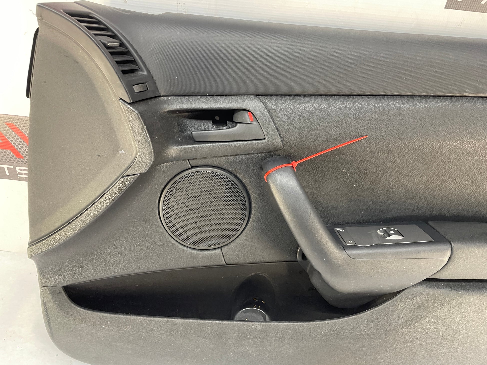 2013 Chevy Caprice PPV RH Passenger Front Interior Door Panel OEM - Day's Parts Yard