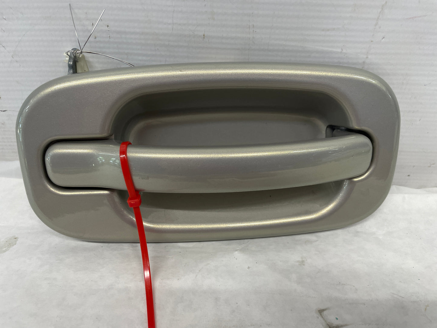 2005 Chevy Avalanche Front & Rear Exterior Door Handles OEM - Day's Parts Yard