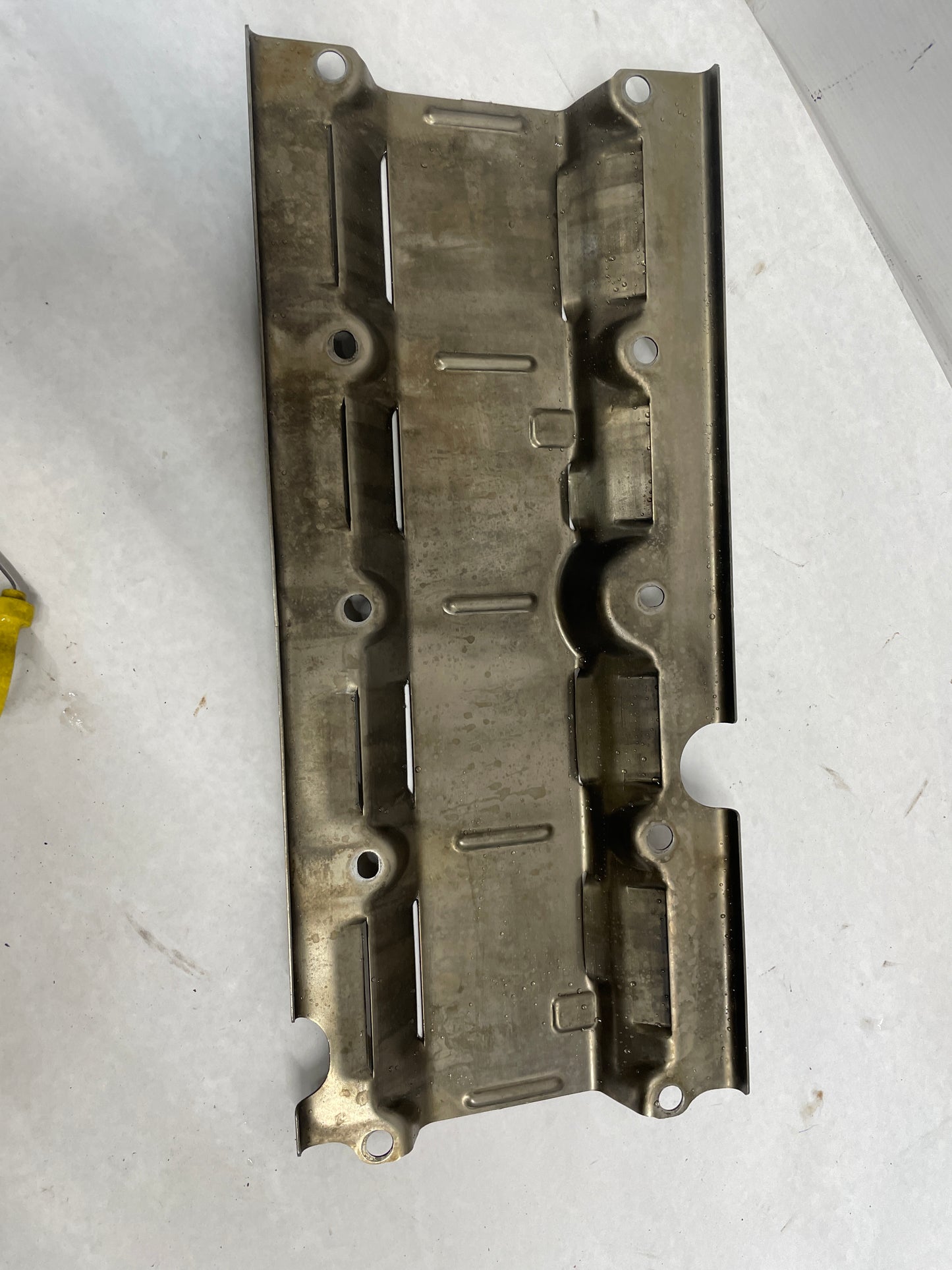 2004 Pontiac GTO Complete Oil Pan Assembly Pick Up Tube Windage Tray Dip Stick OEM - Day's Parts Yard