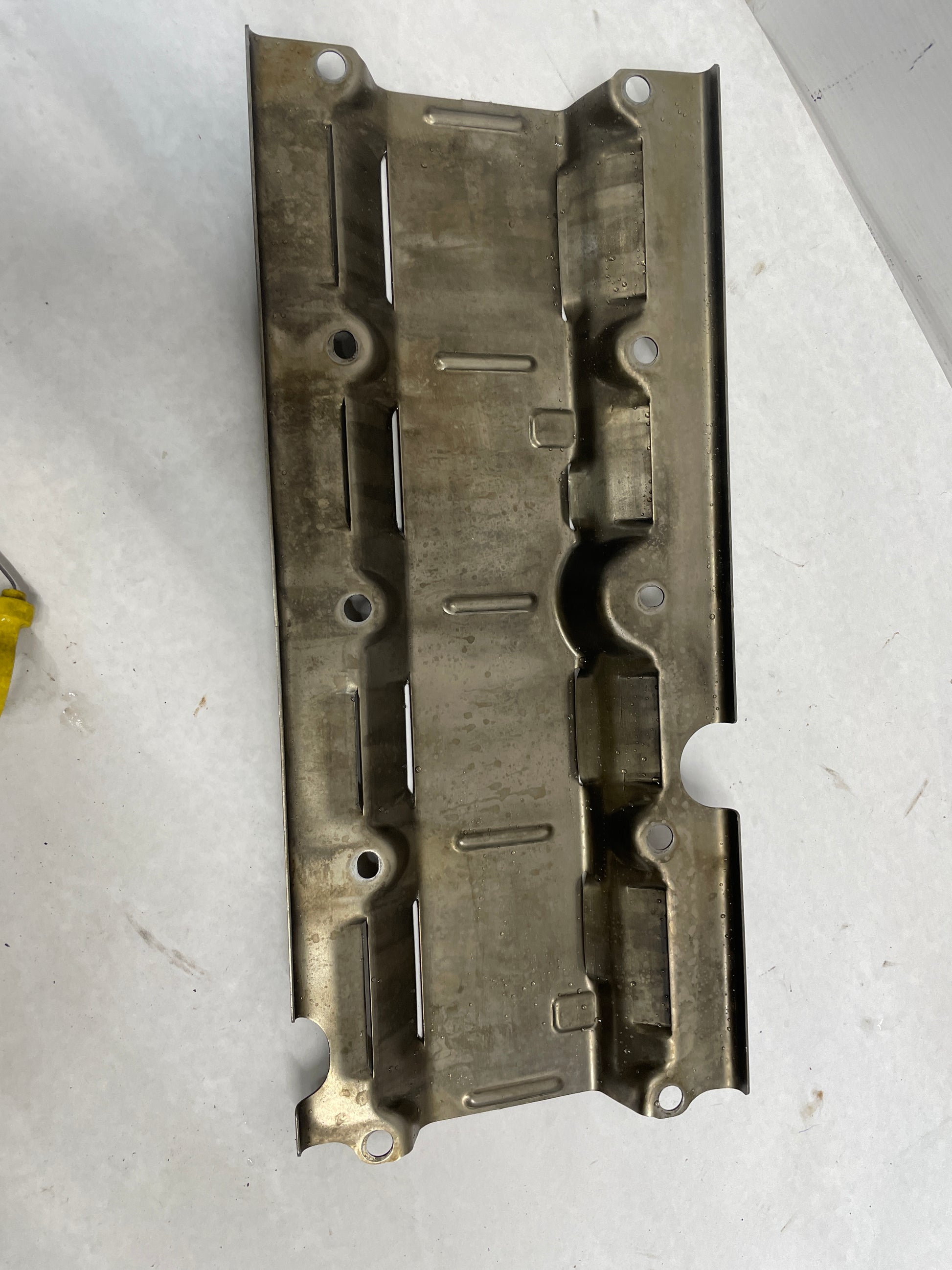 2004 Pontiac GTO Complete Oil Pan Assembly Pick Up Tube Windage Tray Dip Stick OEM - Day's Parts Yard