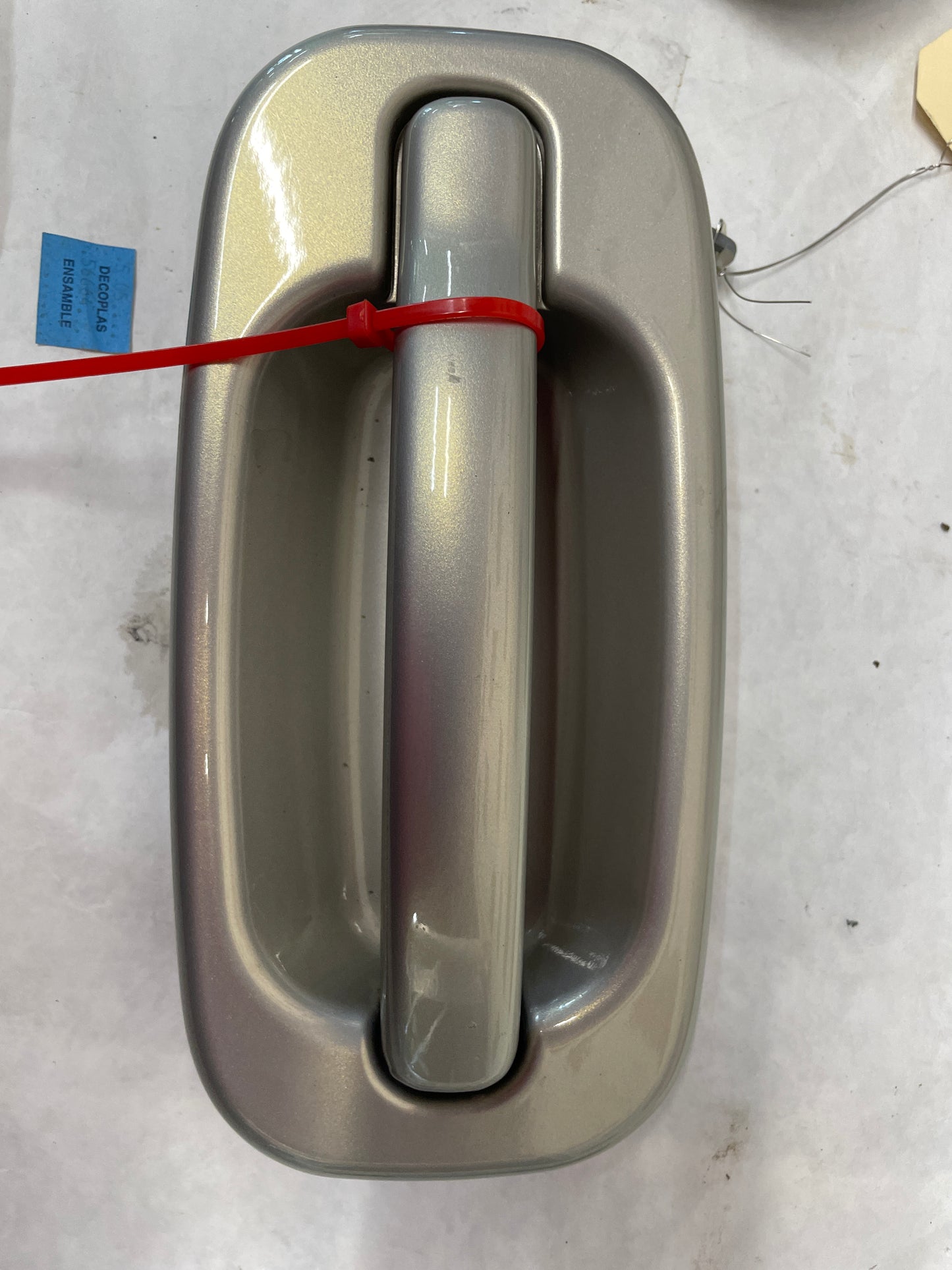2005 Chevy Avalanche Front & Rear Exterior Door Handles OEM - Day's Parts Yard