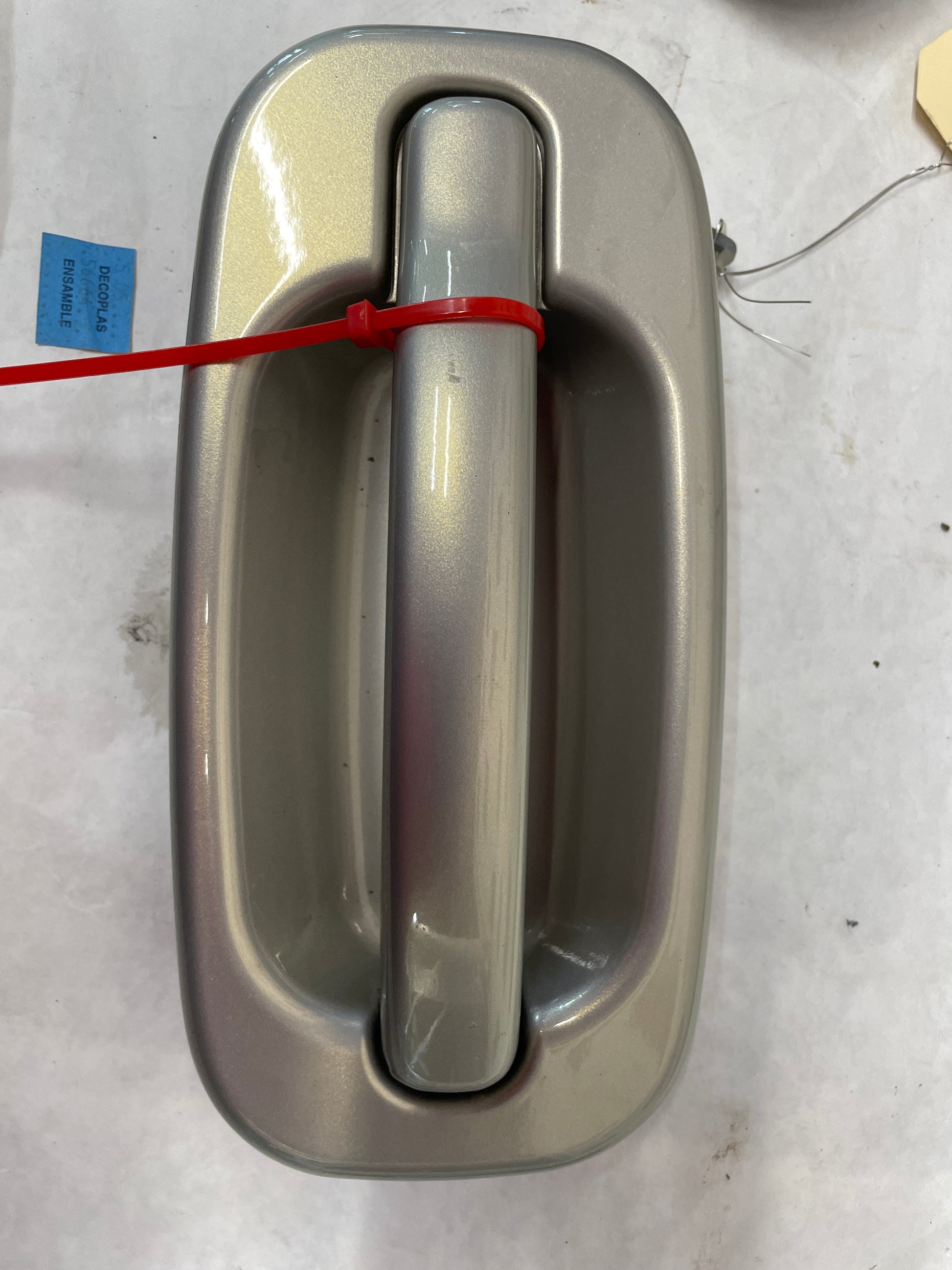 2005 Chevy Avalanche Front & Rear Exterior Door Handles OEM - Day's Parts Yard