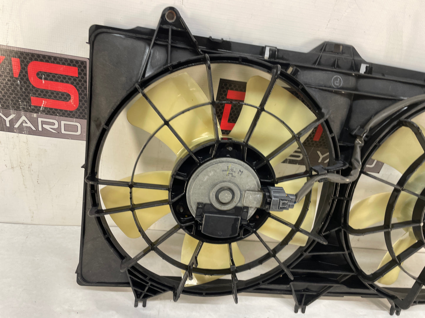 2013 Chevy Caprice PPV Radiator Duel Dual Electric Radiator Cooling Fans OEM - Day's Parts Yard
