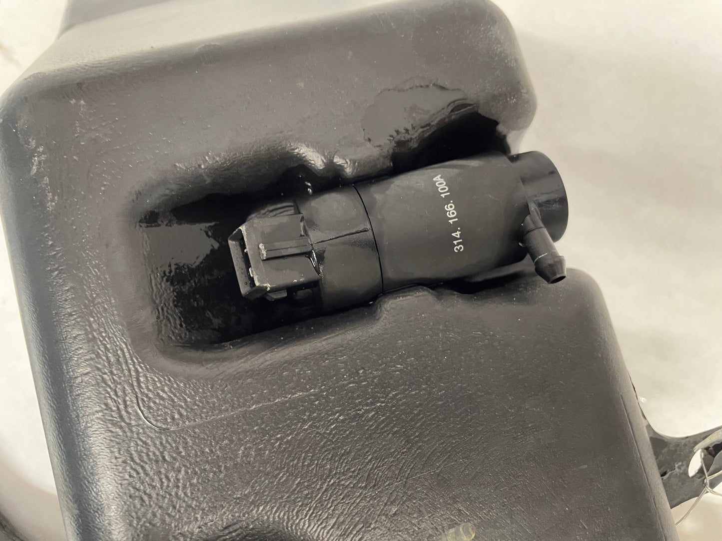 2004 Pontiac GTO Windshield Washer Pump Reservoir Tank Bottle OEM - Day's Parts Yard