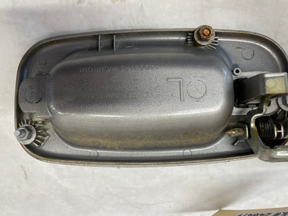 2005 Chevy Avalanche Front & Rear Exterior Door Handles OEM - Day's Parts Yard