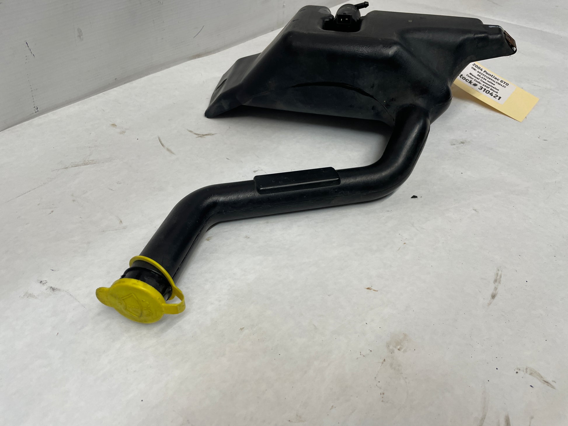 2004 Pontiac GTO Windshield Washer Pump Reservoir Tank Bottle OEM - Day's Parts Yard