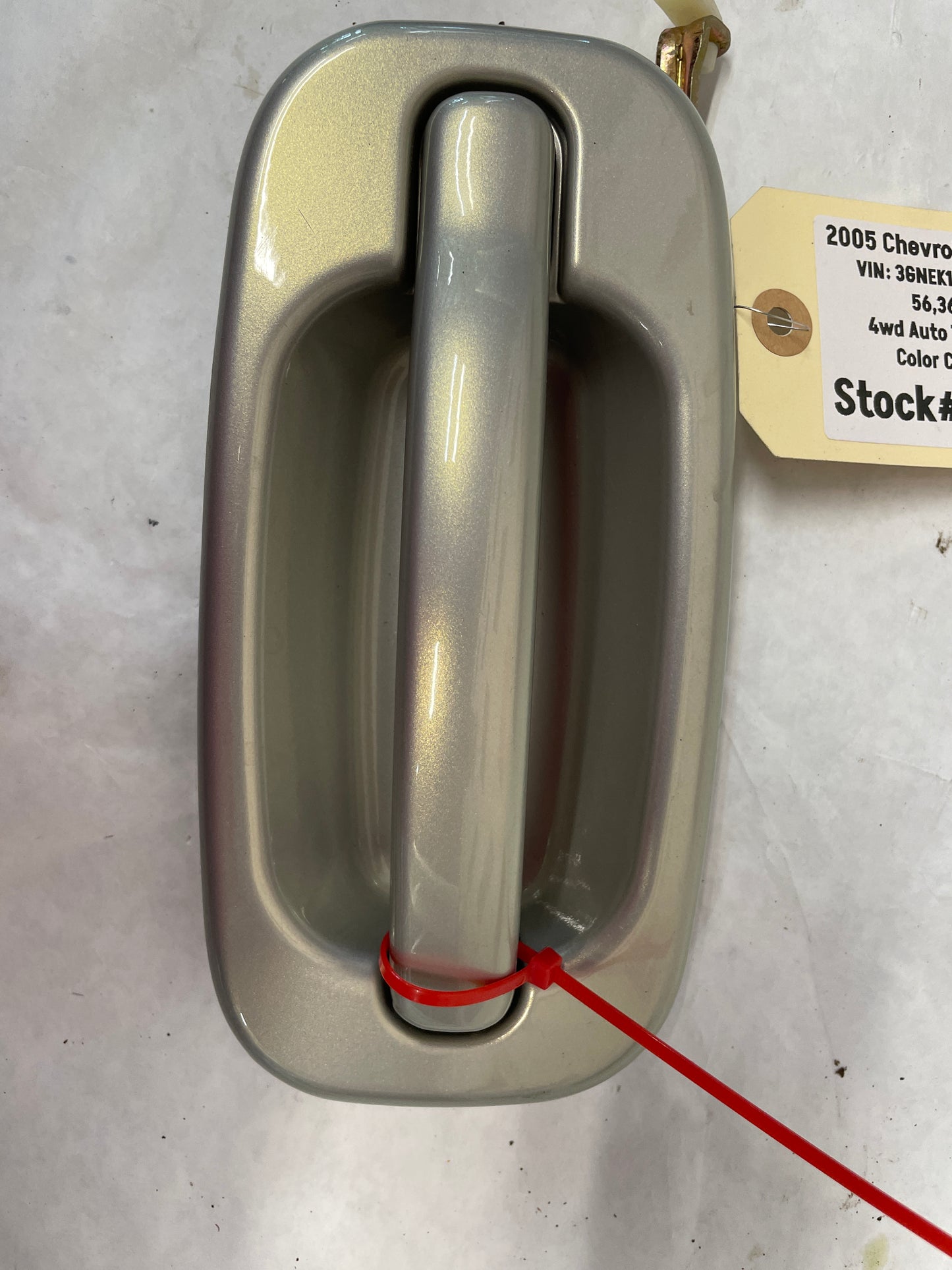 2005 Chevy Avalanche Front & Rear Exterior Door Handles OEM - Day's Parts Yard