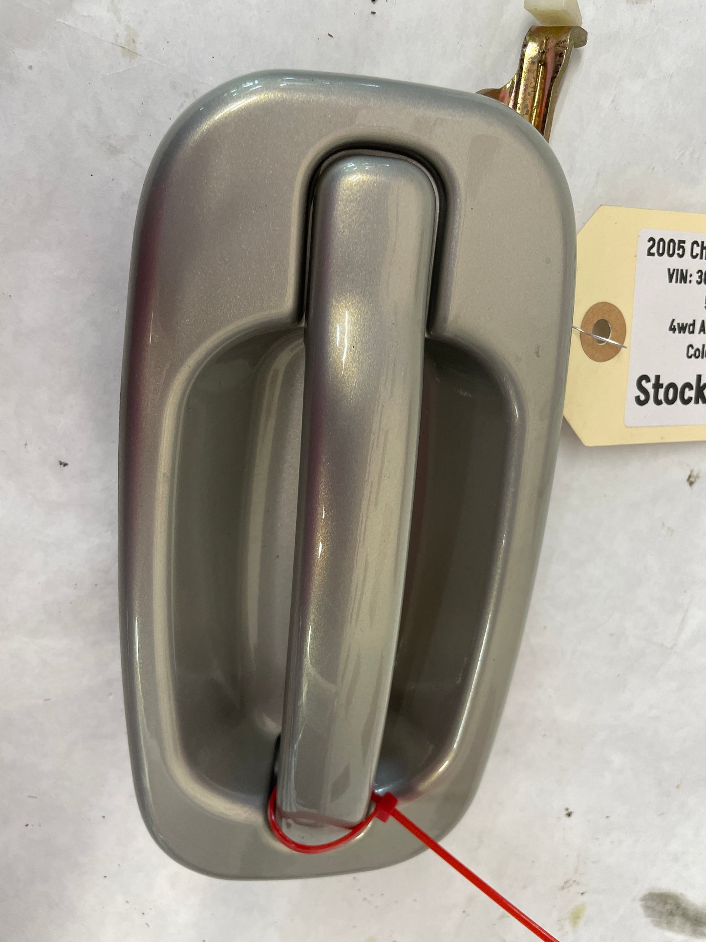 2005 Chevy Avalanche Front & Rear Exterior Door Handles OEM - Day's Parts Yard