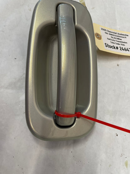 2005 Chevy Avalanche Front & Rear Exterior Door Handles OEM - Day's Parts Yard