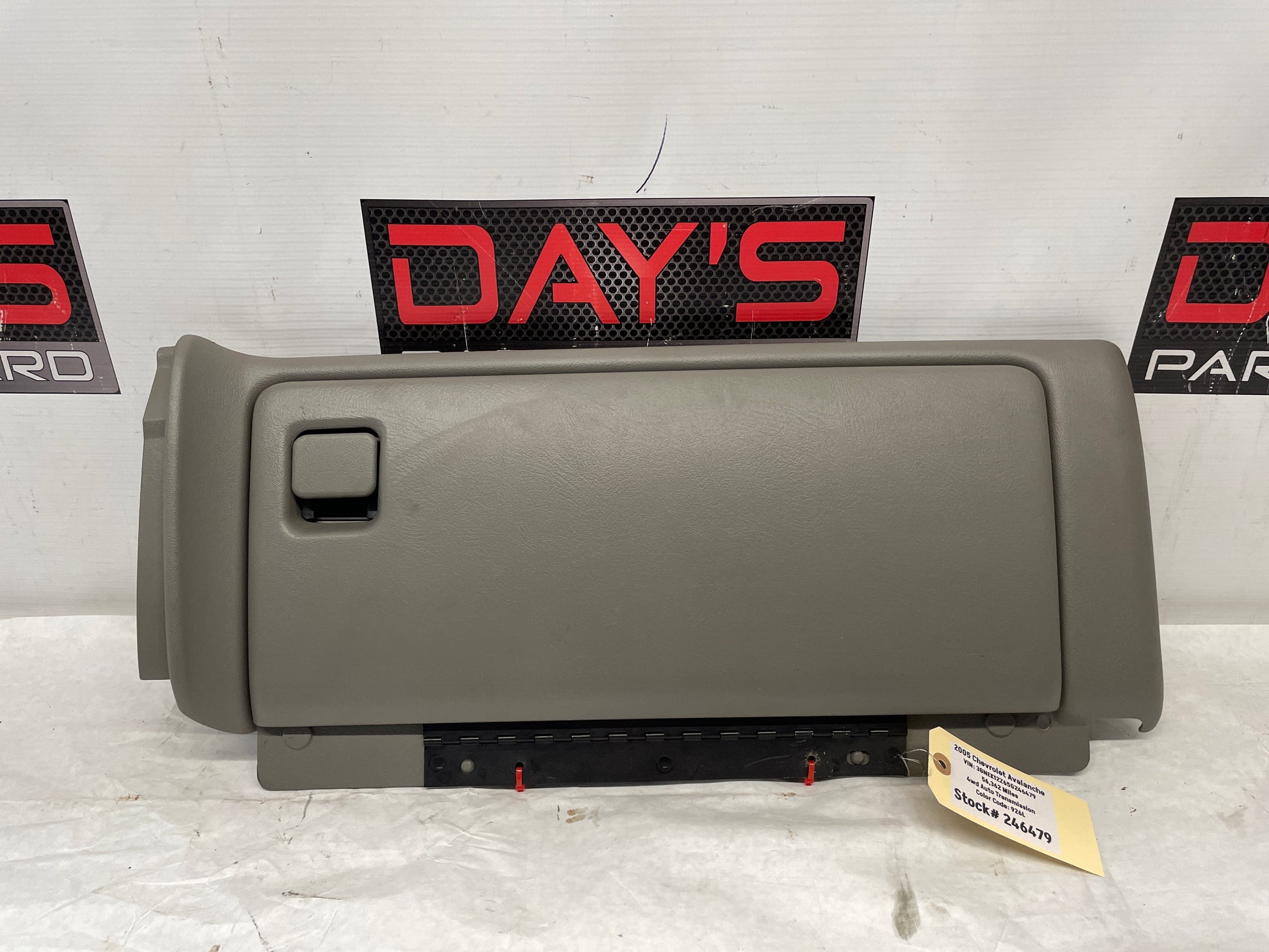 2005 Chevy Avalanche Glove Box Compartment OEM - Day's Parts Yard