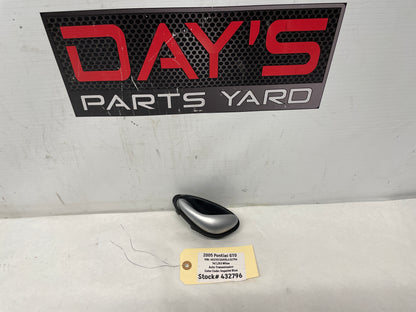 2005 Pontiac GTO LH Driver Interior Door Handle OEM - Day's Parts Yard