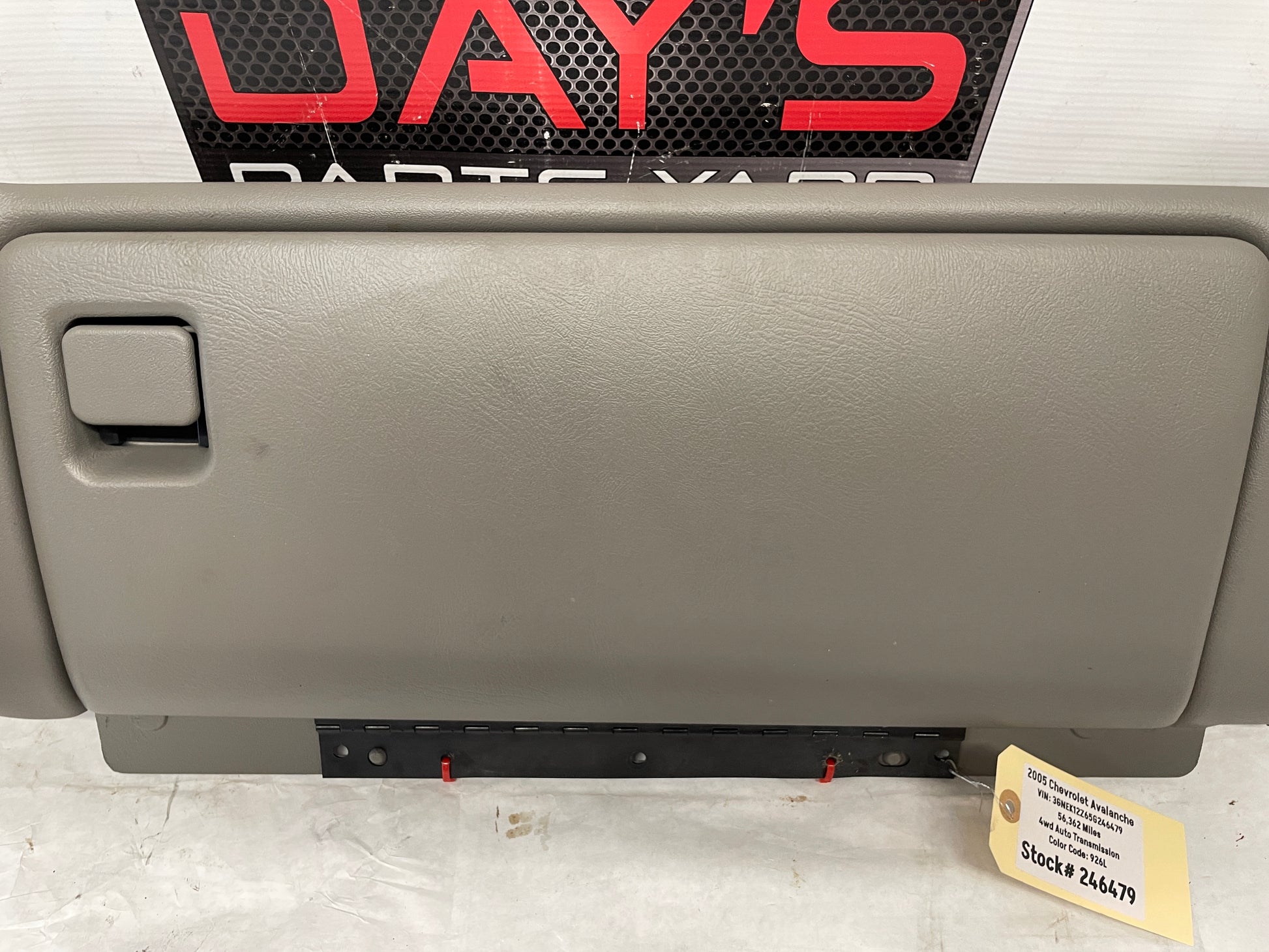 2005 Chevy Avalanche Glove Box Compartment OEM - Day's Parts Yard