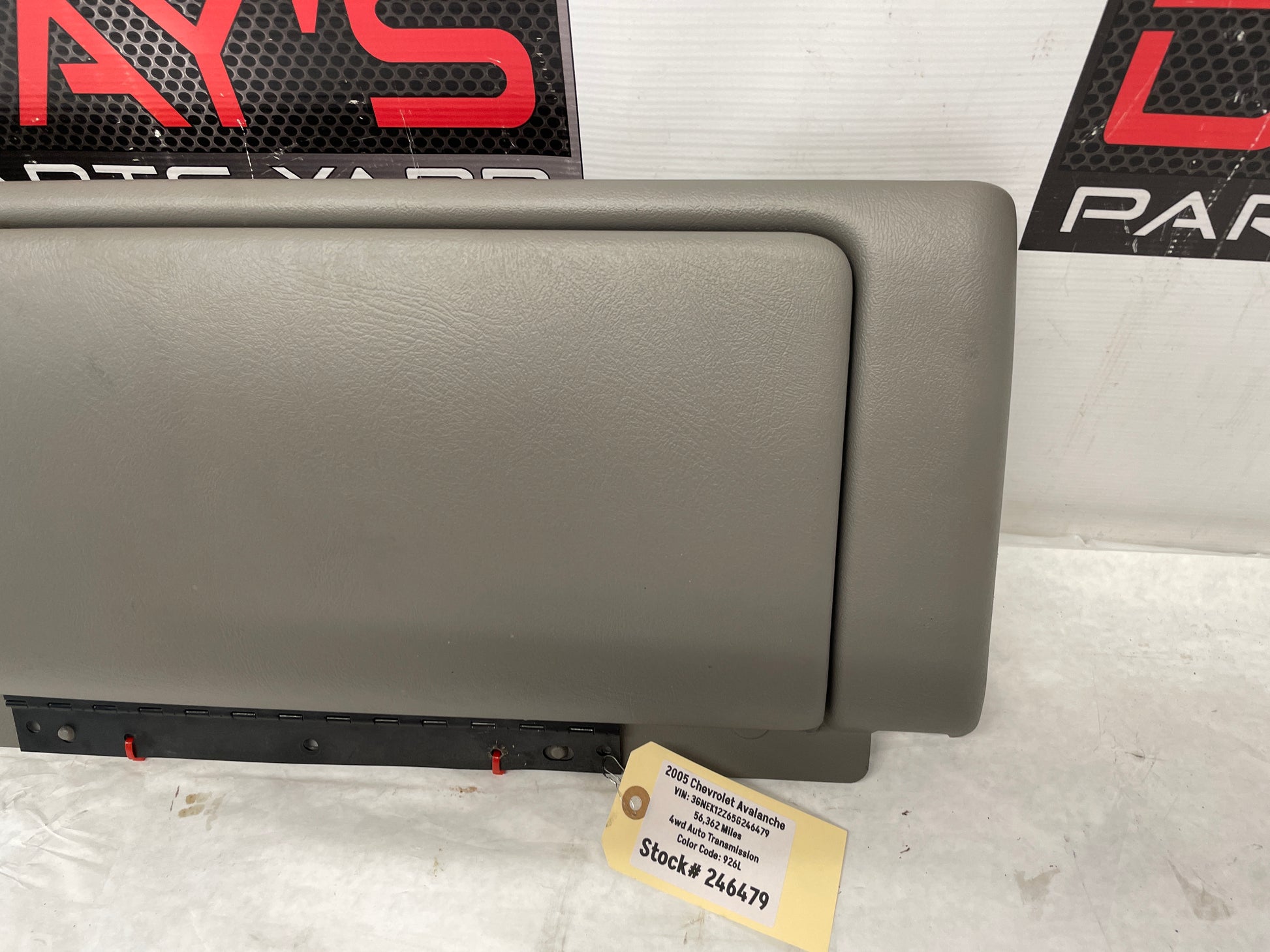 2005 Chevy Avalanche Glove Box Compartment OEM - Day's Parts Yard