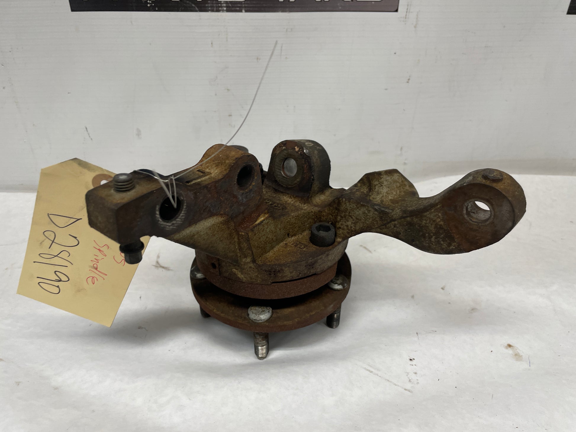 2004 Pontiac GTO LH Driver Front Suspension Spindle Hub Knuckle Assembly OEM - Day's Parts Yard