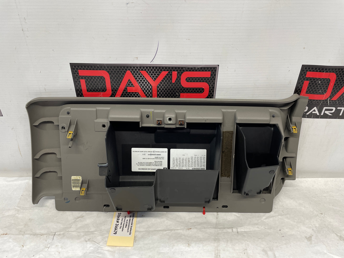 2005 Chevy Avalanche Glove Box Compartment OEM - Day's Parts Yard