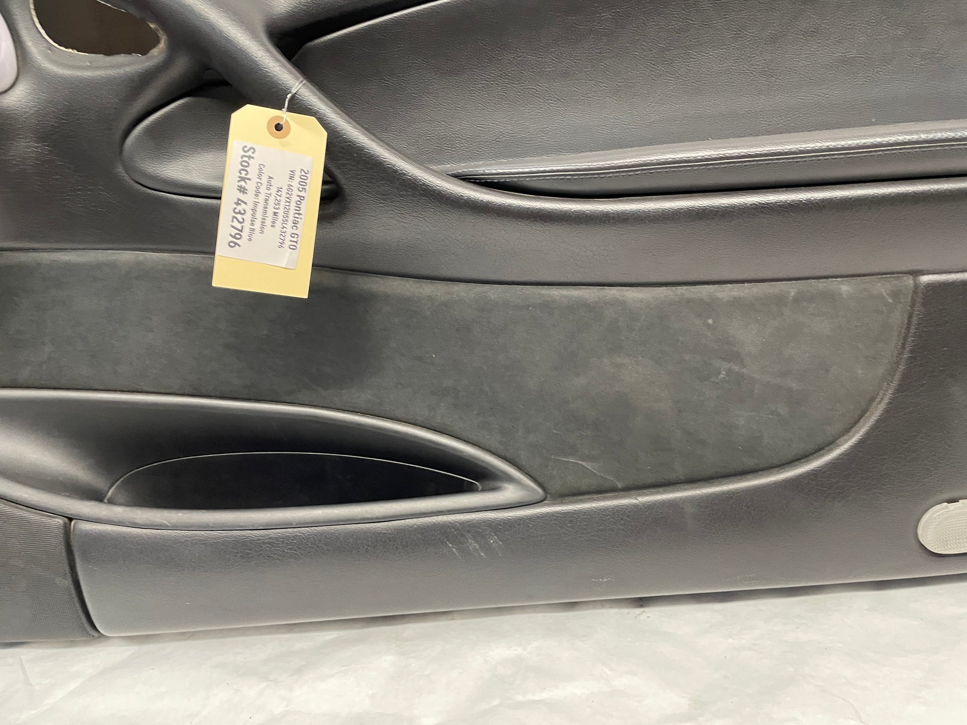 2005 Pontiac GTO RH Passenger Interior Door Panel Trim OEM - Day's Parts Yard
