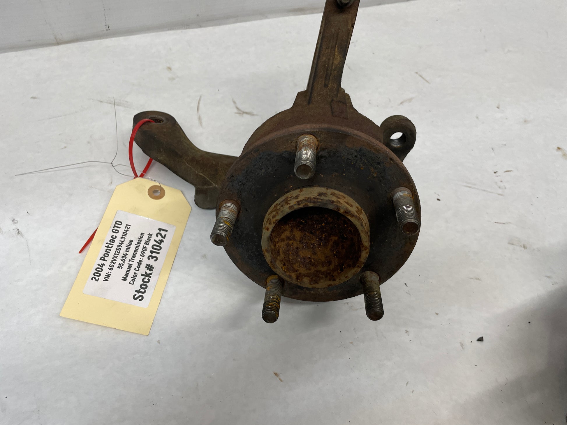 2004 Pontiac GTO RH Passenger Front Suspension Spindle Hub Knuckle Assembly OEM - Day's Parts Yard