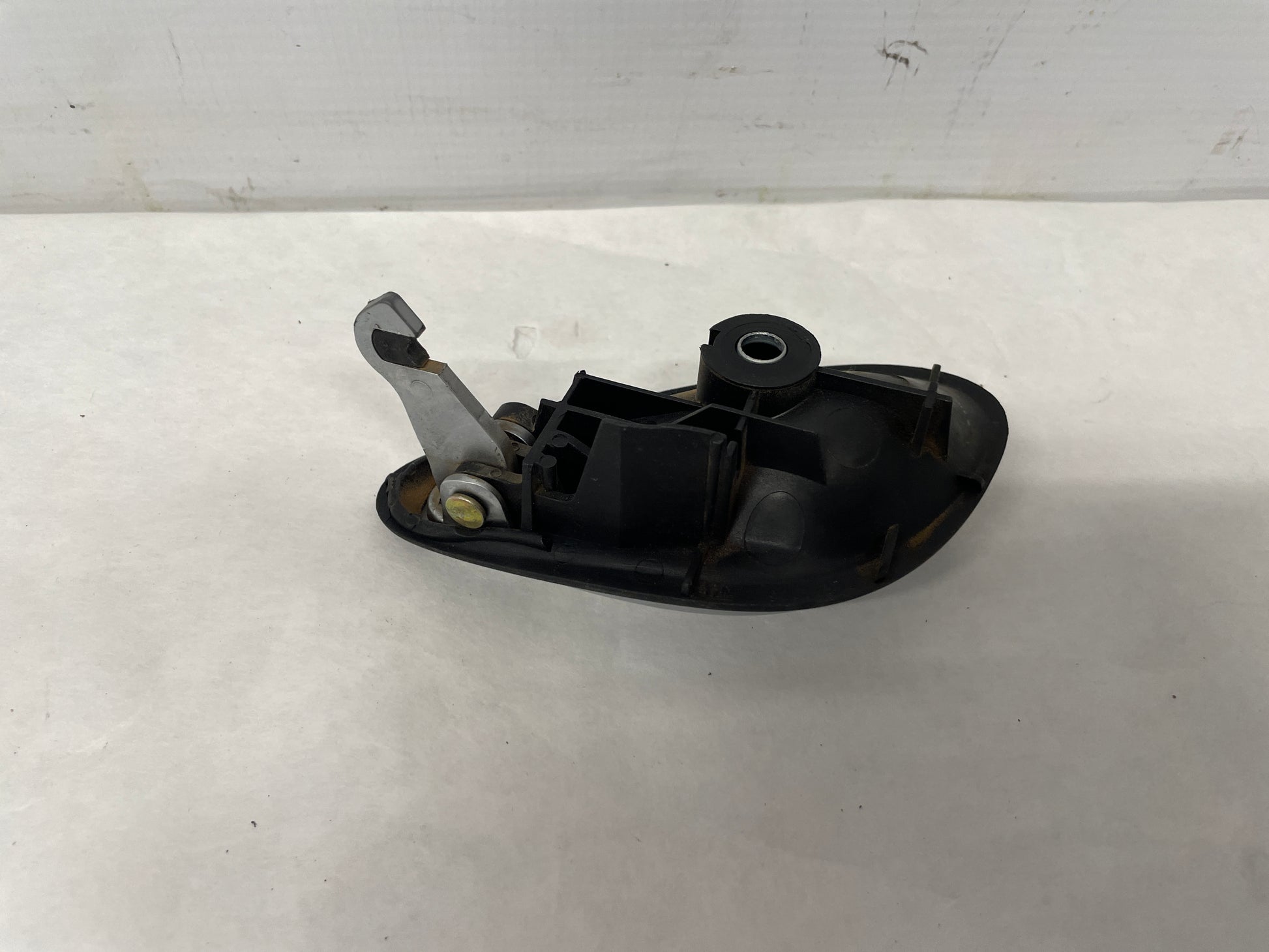 2005 Pontiac GTO RH Passenger Interior Door Handle OEM - Day's Parts Yard
