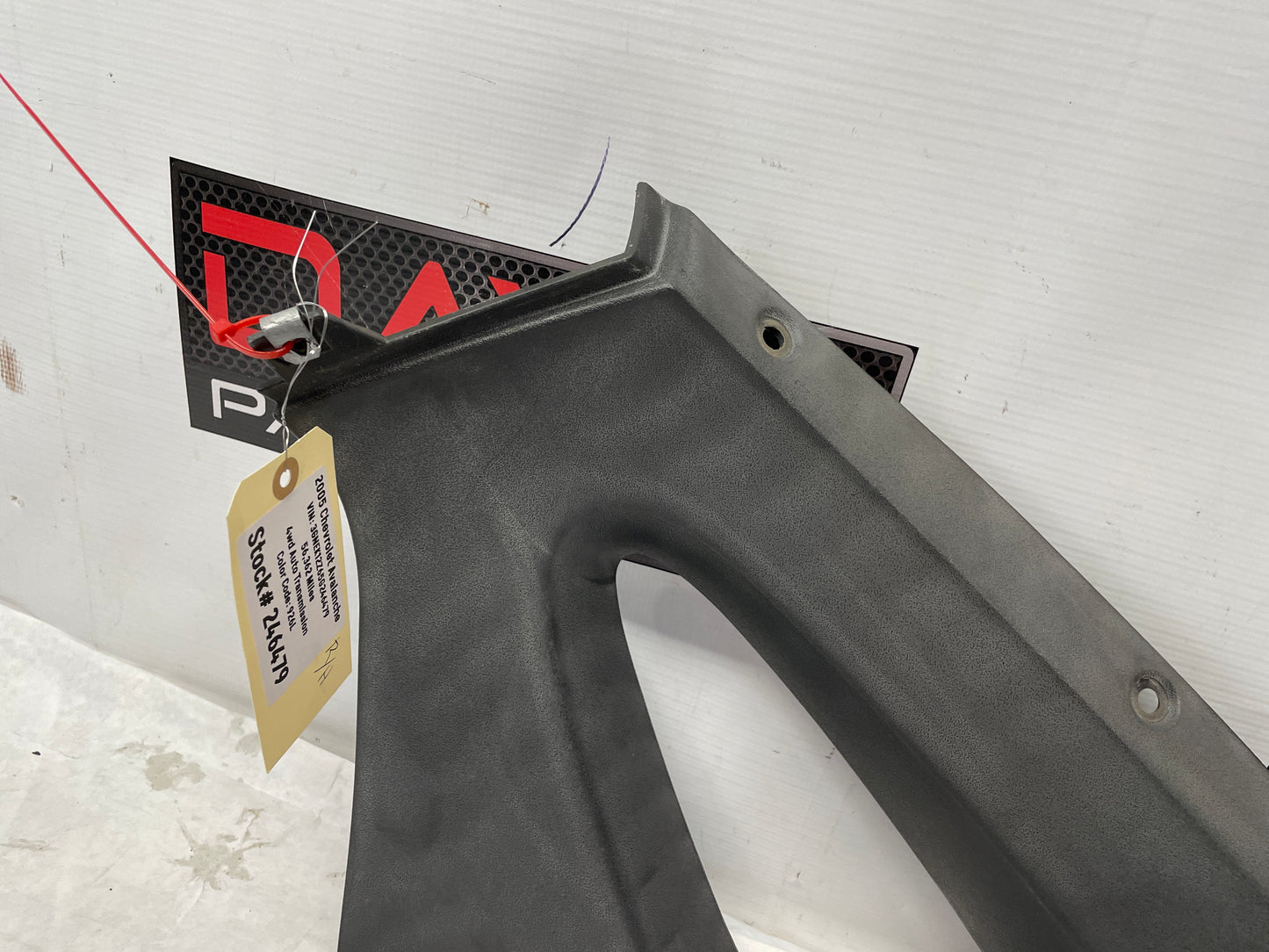 2005 Chevy Avalanche RH Passenger Inner Bed Upper Trim Triangle Sail OEM - Day's Parts Yard