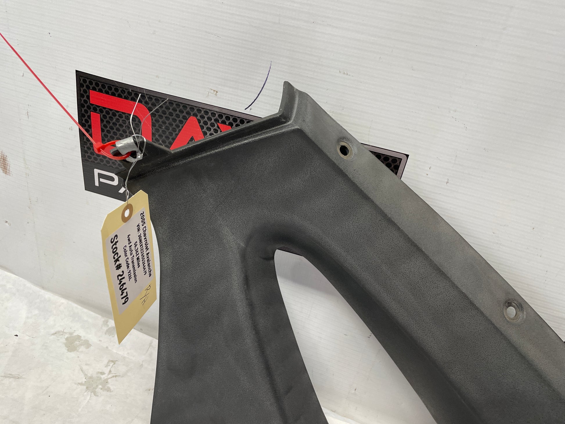 2005 Chevy Avalanche RH Passenger Inner Bed Upper Trim Triangle Sail OEM - Day's Parts Yard