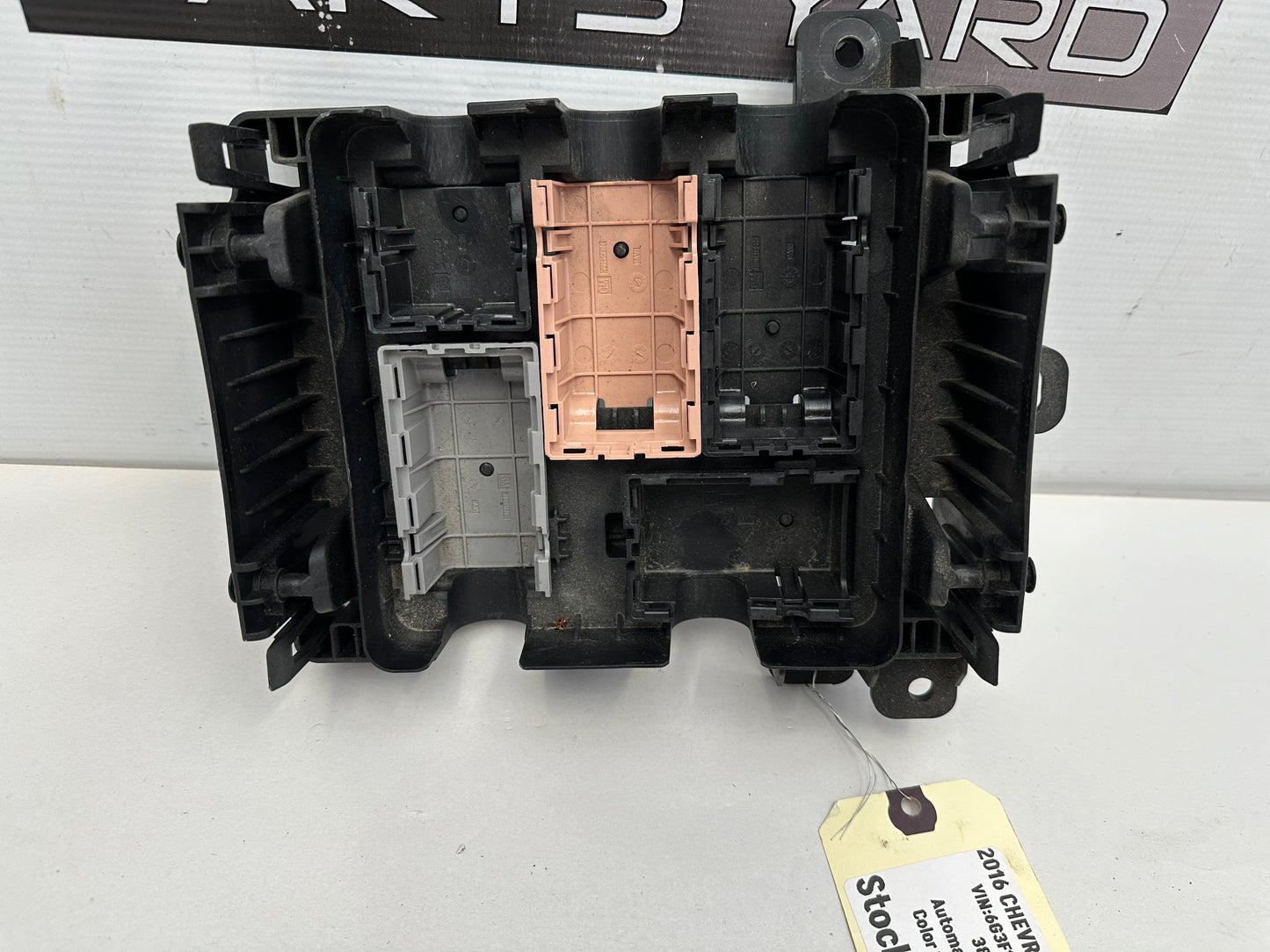2016 Chevrolet SS Sedan Fuse Panel Retainer Block OEM