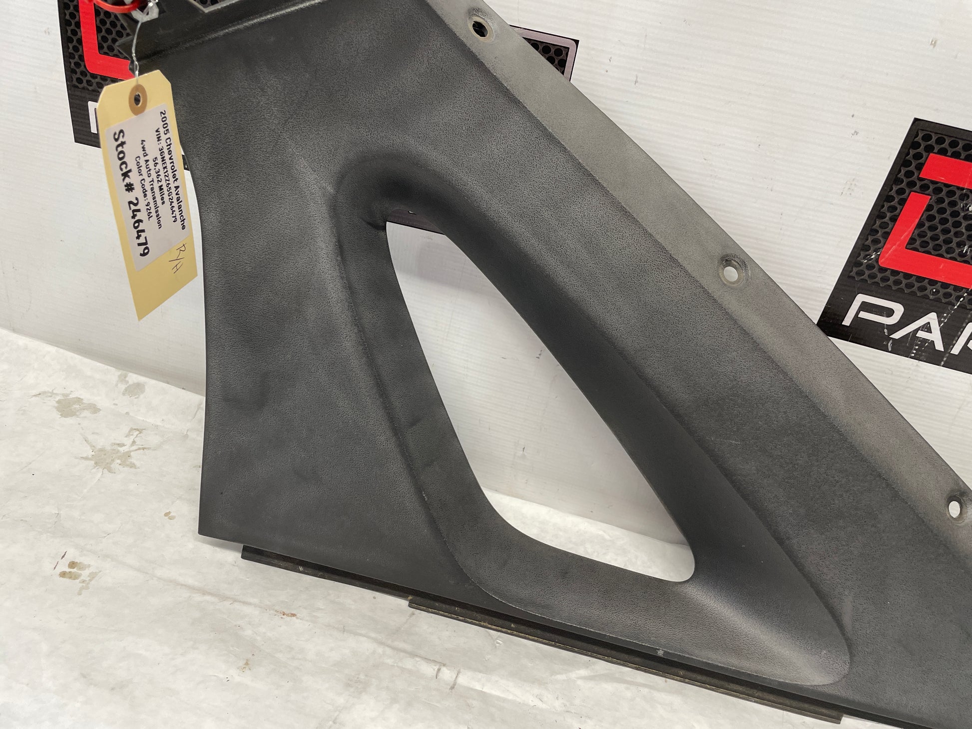 2005 Chevy Avalanche RH Passenger Inner Bed Upper Trim Triangle Sail OEM - Day's Parts Yard
