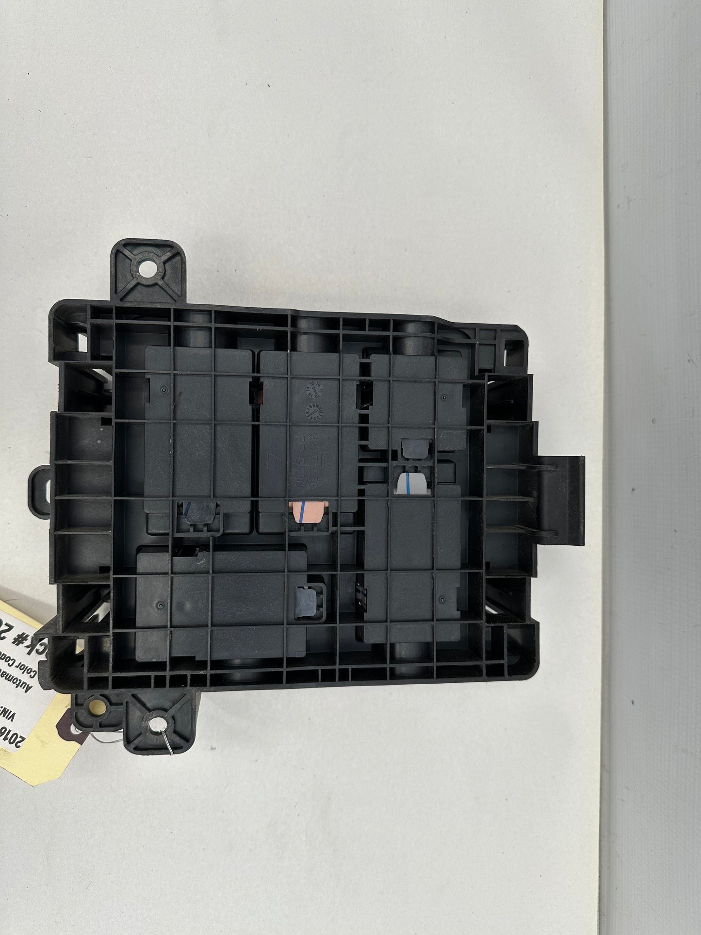 2016 Chevrolet SS Sedan Fuse Panel Retainer Block OEM