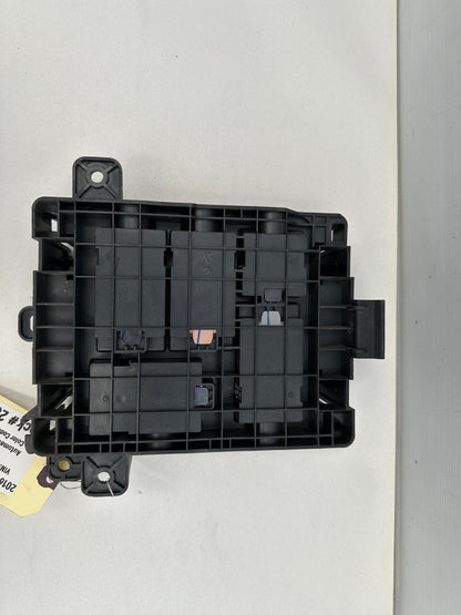 2016 Chevrolet SS Sedan Fuse Panel Retainer Block OEM