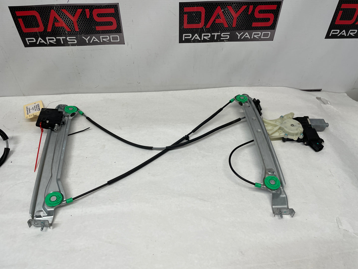 2015 Chevy Camaro SS RH Passenger Front Window Regulator w/ Motor OEM