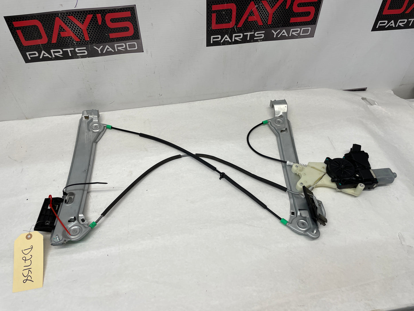 2015 Chevy Camaro SS RH Passenger Front Window Regulator w/ Motor OEM